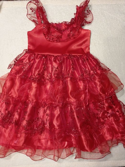 Святкова сукня, костюм - прокат, продаж