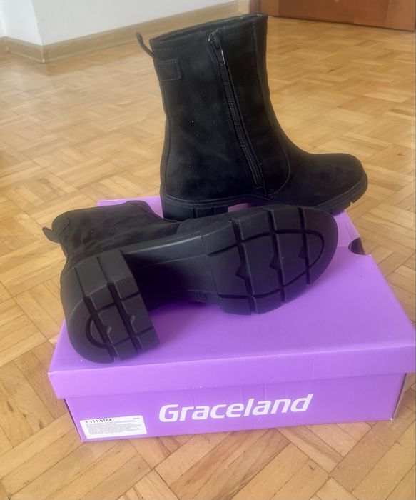 Czarne zamszowe botki rozmiar 37