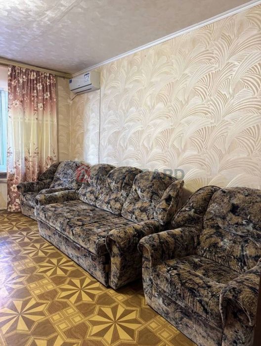 Здається 3-кімнатна ,в низу проспекта Олександра Поля - Шнеєрсона