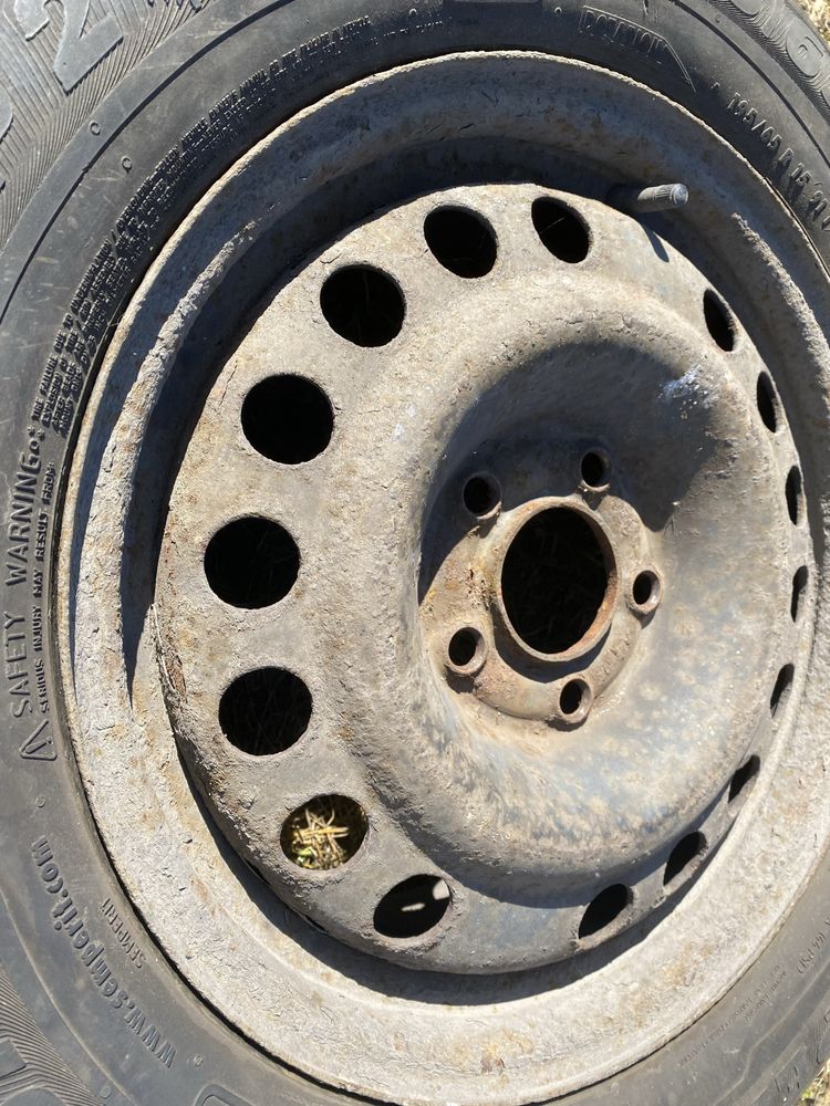 2 Opony zimowe 195/65 R15T + felgi stalowe