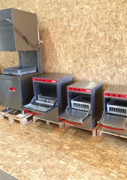 Máquinas de lavar copos e máquinas de lavar louça industriais