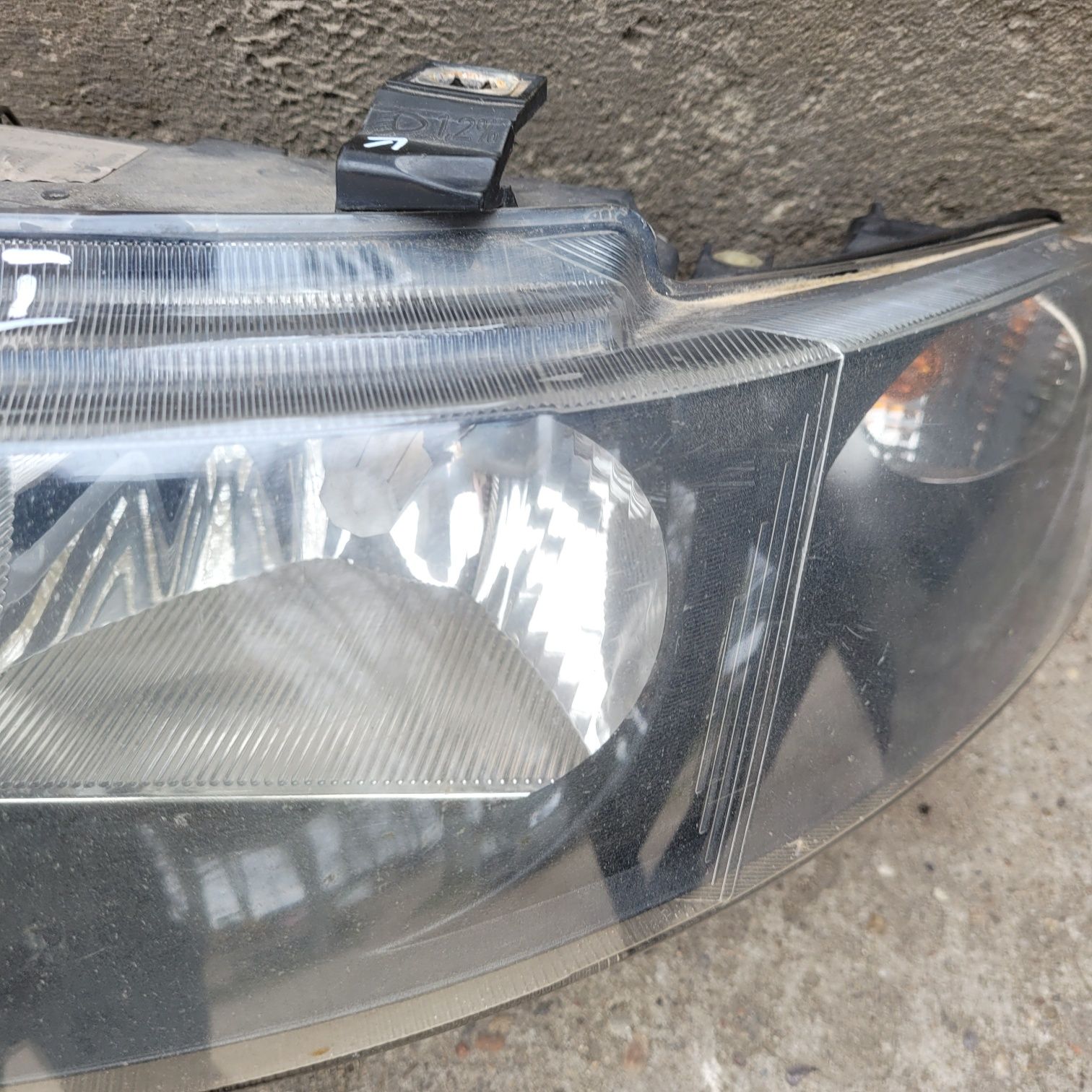 Lampa przód lewa seat Leon I Toledo II 2002r VALEO