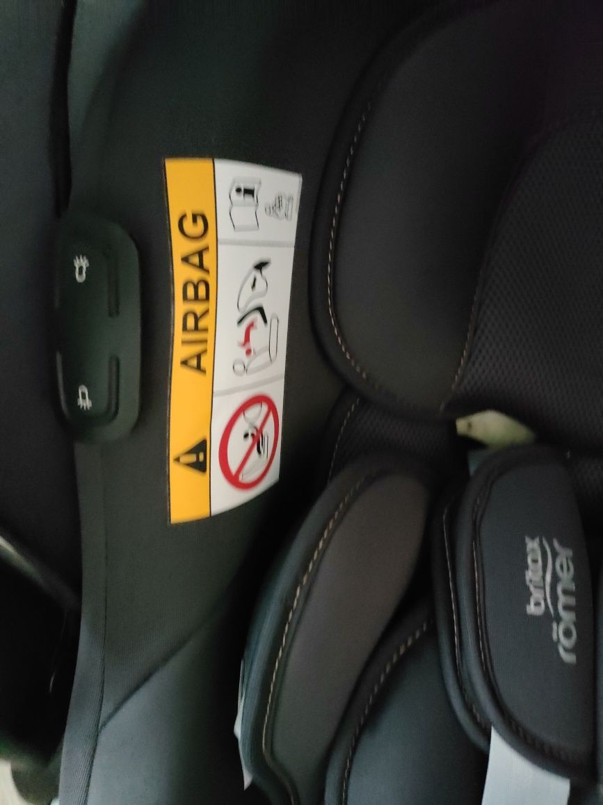Fotelik Britax Romer z adapterami