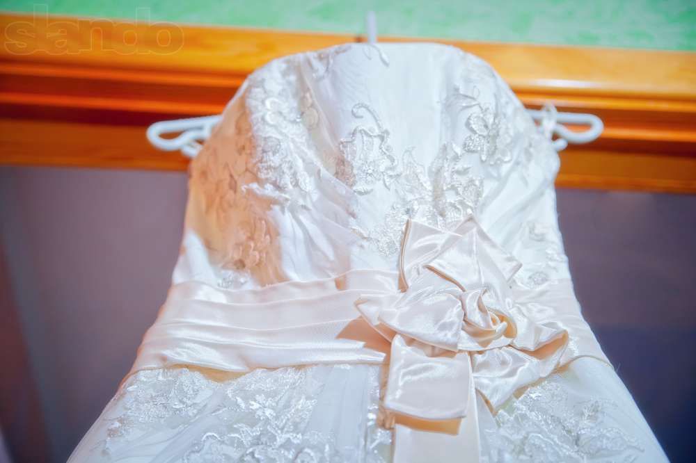 Весільна сукня