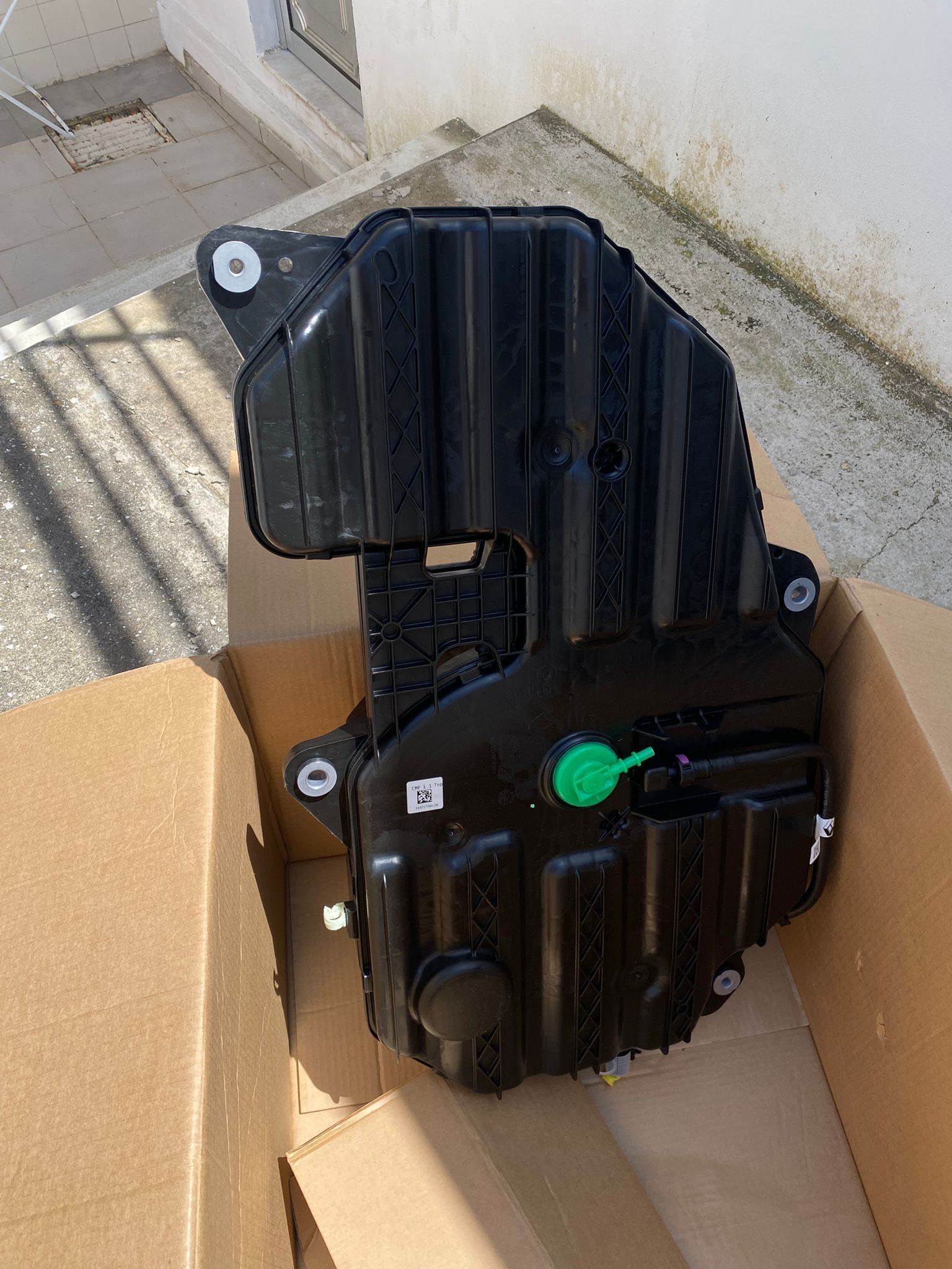 Depósito de AdBlue (DEF - Diesel Exhaust Fluid)
