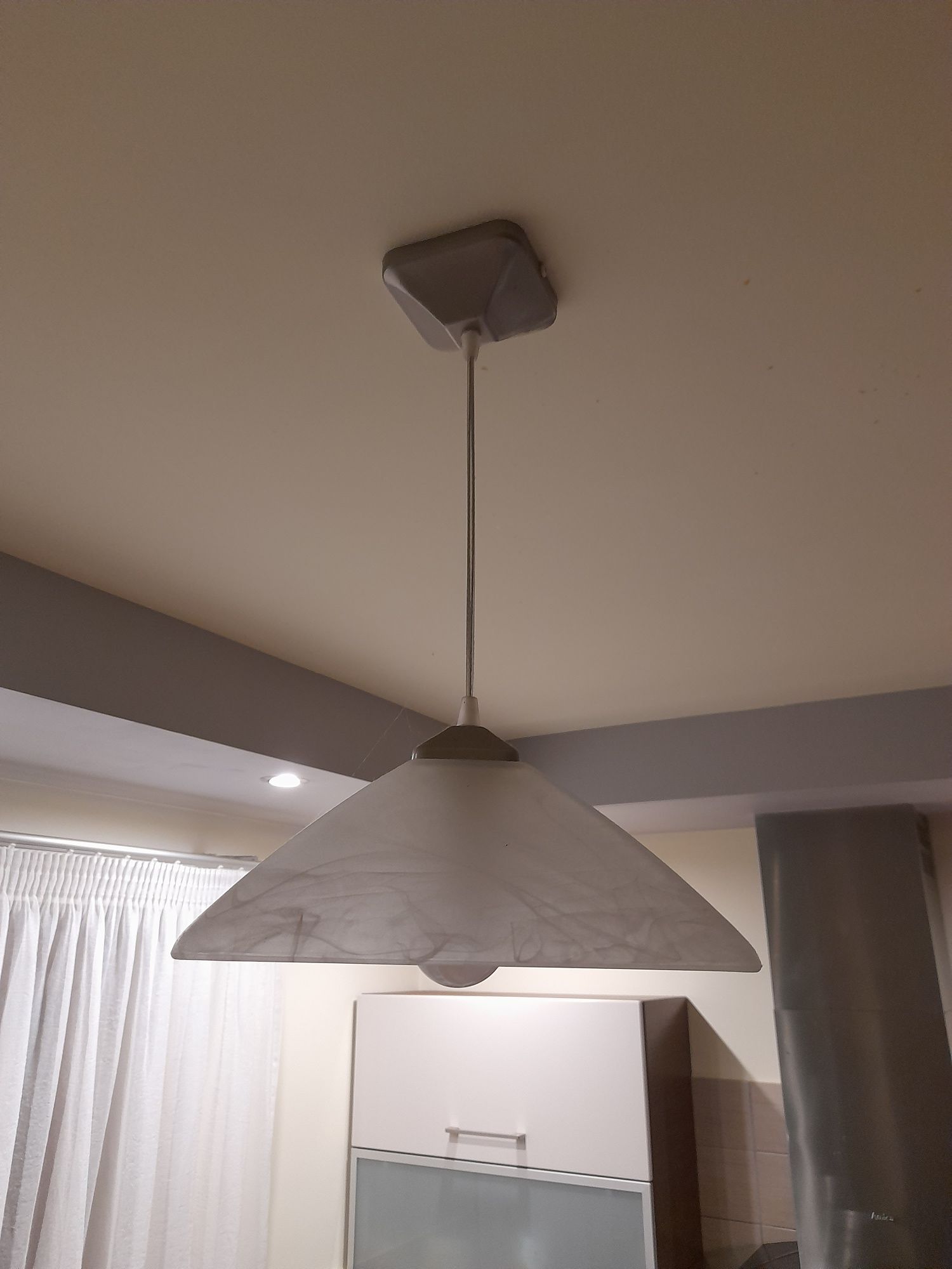 Lampa wisząca gwint E27 klosz szklany 28 cm kwadrarowy