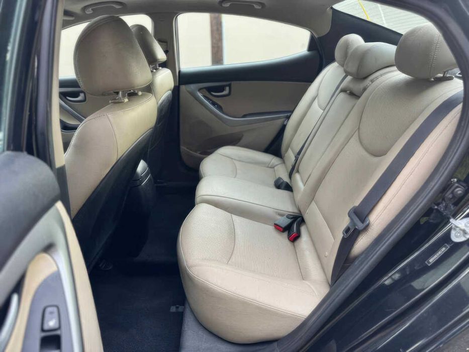 Hyundai Elantra Limited      2015