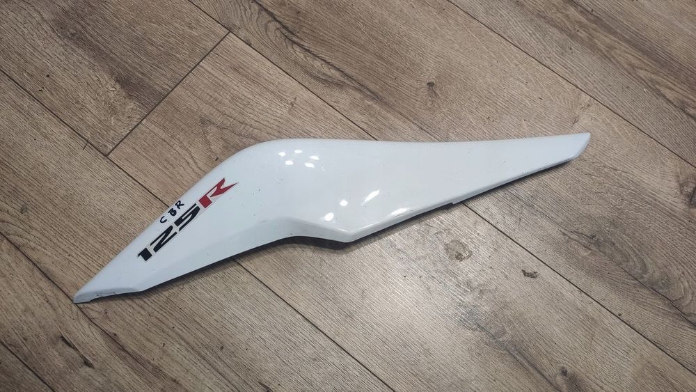 EU OSŁONA OGON PRAWY TYŁ HONDA CBR 125 11- KOLOR
