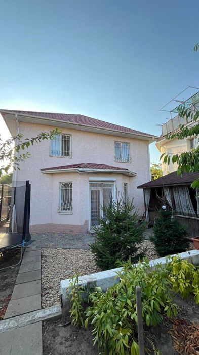 Продам дом в Червоном хуторе.