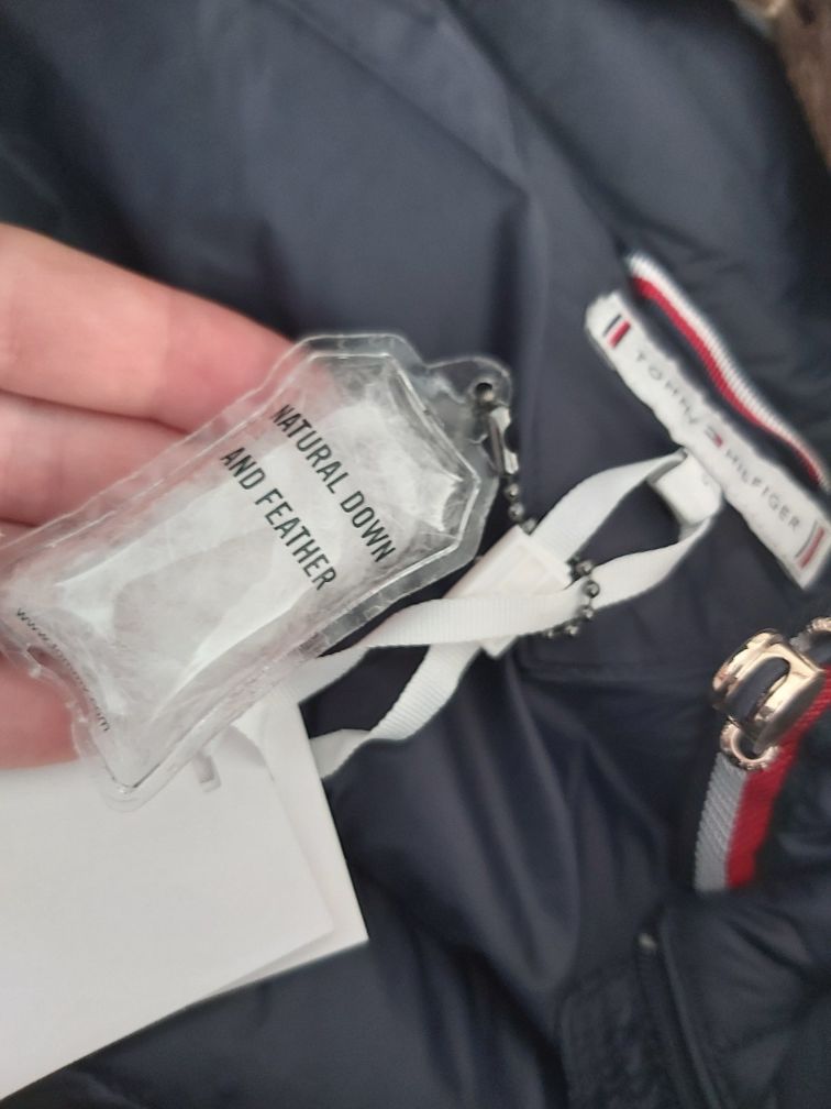 Kurtka puchowa krótka bomberkaTOMMY HILFIGER navy granat S