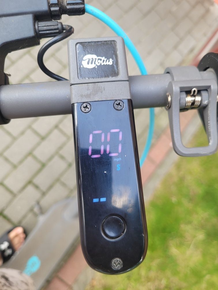 Hulajnogi elektryczna Motus Scooty 10