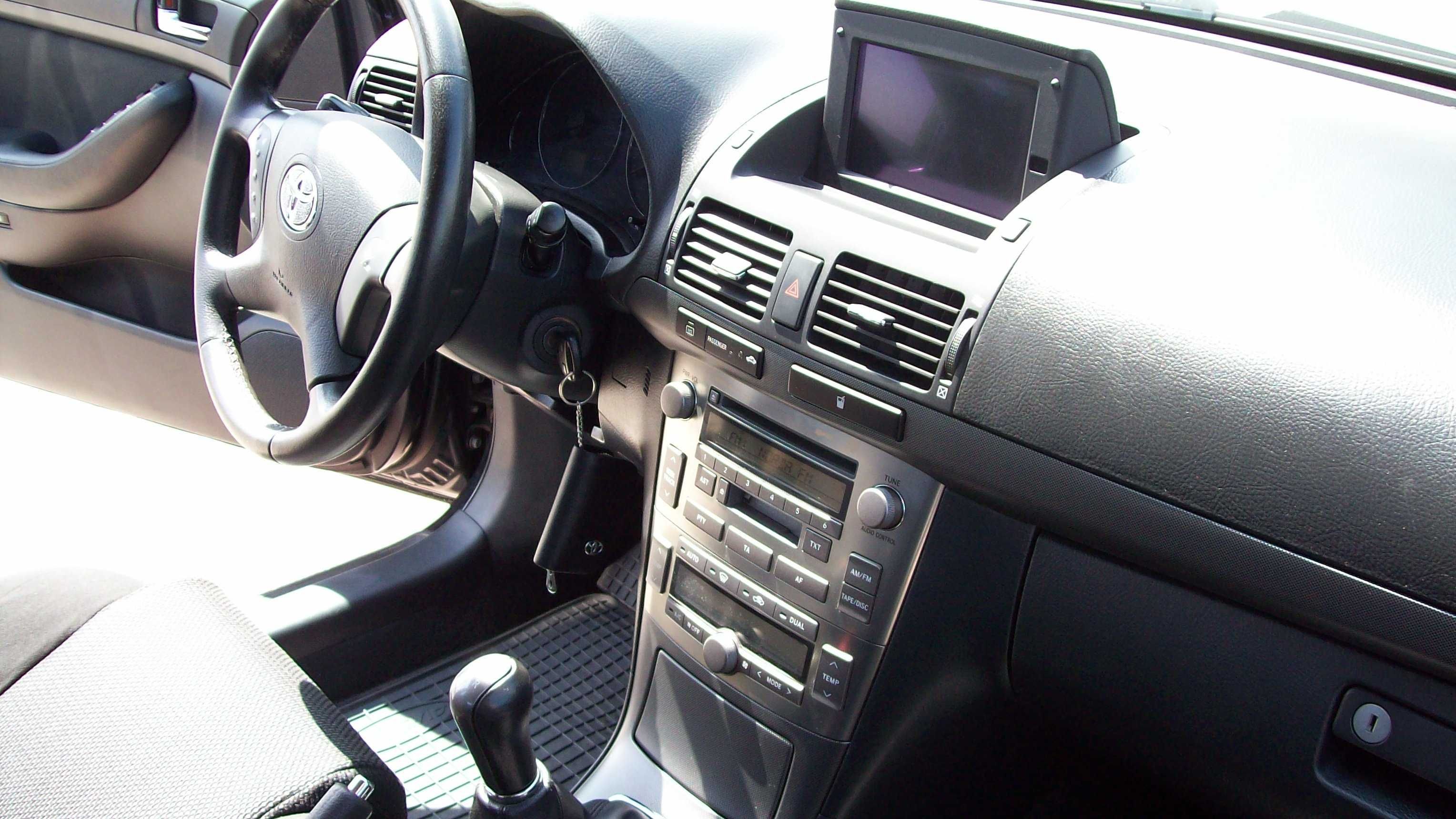 Toyota Avensis T25 II Liftback 2,0 D-4D TD, 2005 r.