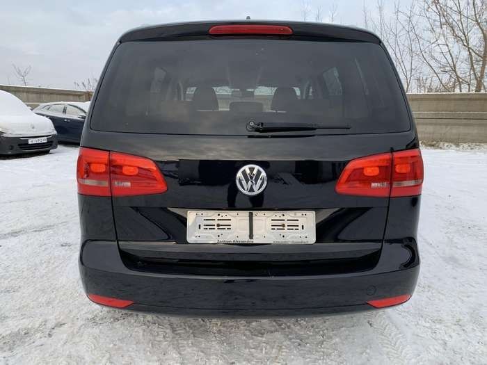 Ляда кришка багажника кляпа Фольксваген Туран Тоуран Touran Тауран vw