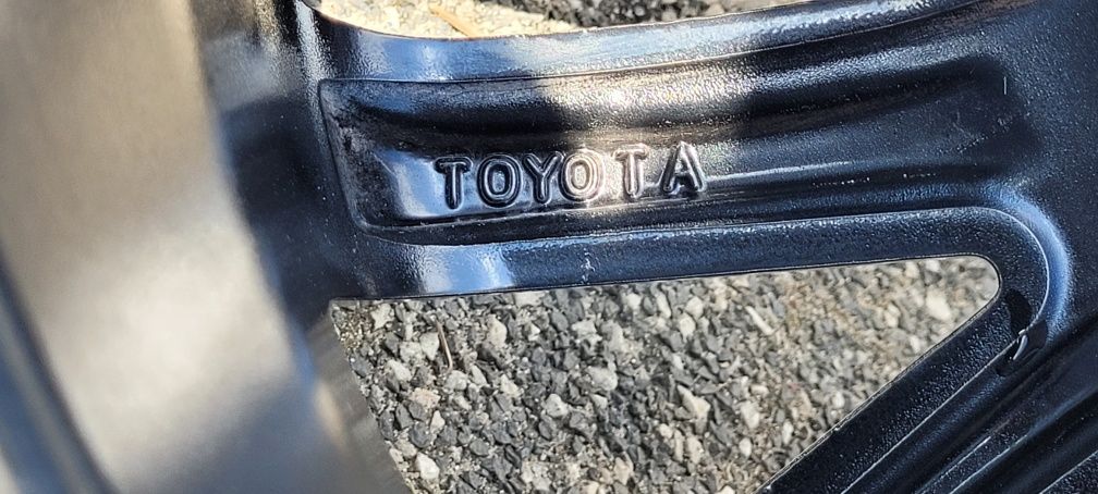 17"  Toyota oryginal 5x114,3  7,5j et40  Corolla Auris CHR