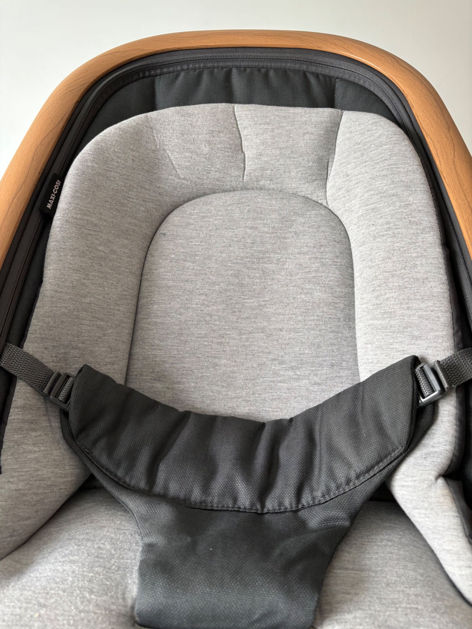 Maxi cosi Kori baby chair espreguiçadora + mais uma (oferta)