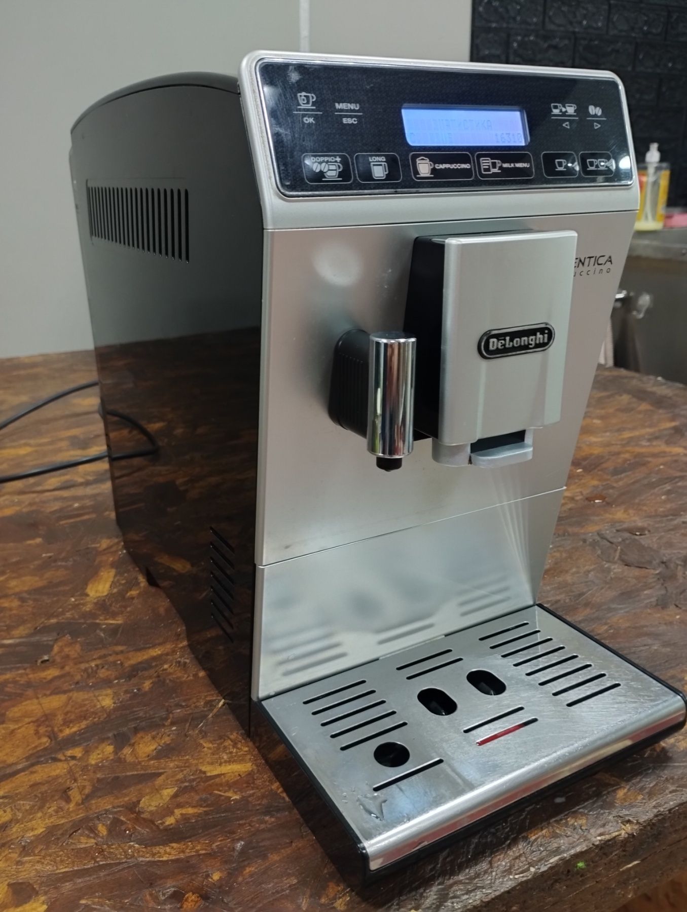 Кавомашина Delonghi Autentica