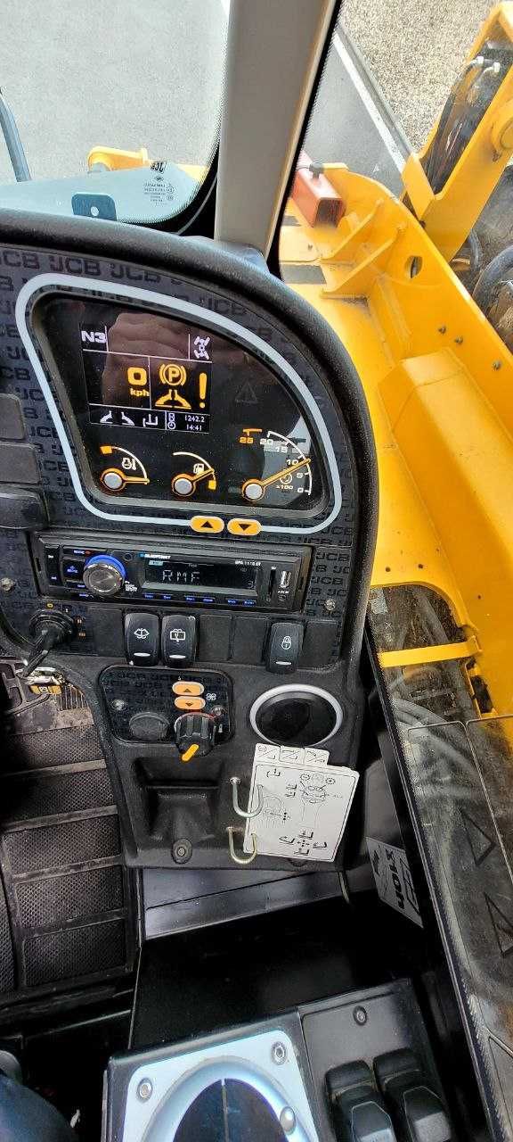 Ładowarka teleskopowa JCB 2017 r. 540V140