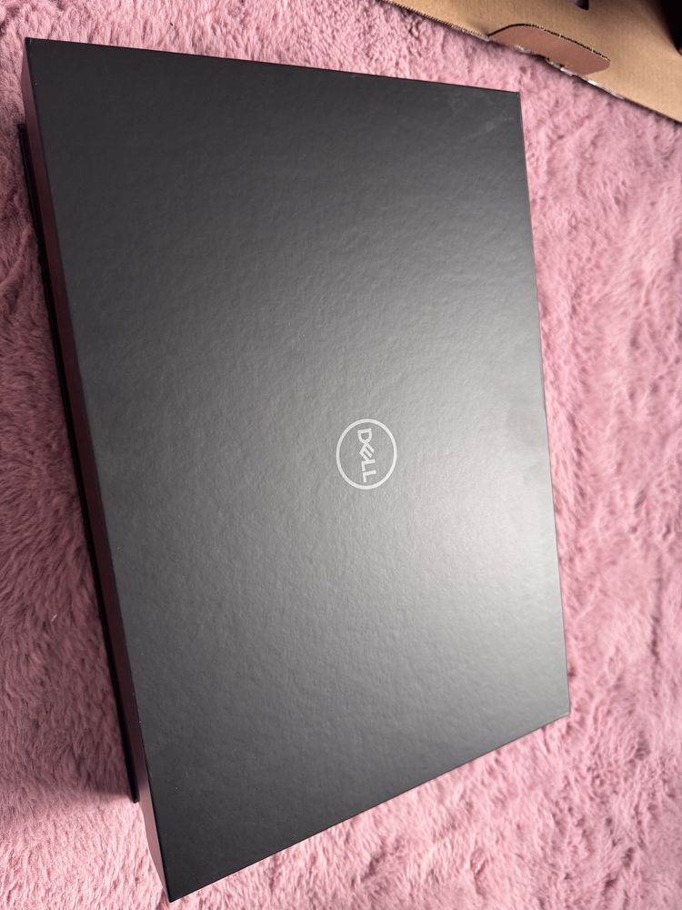 Dell Precision 5550 QWERTZ 32GB, 1TB kompletny zestaw