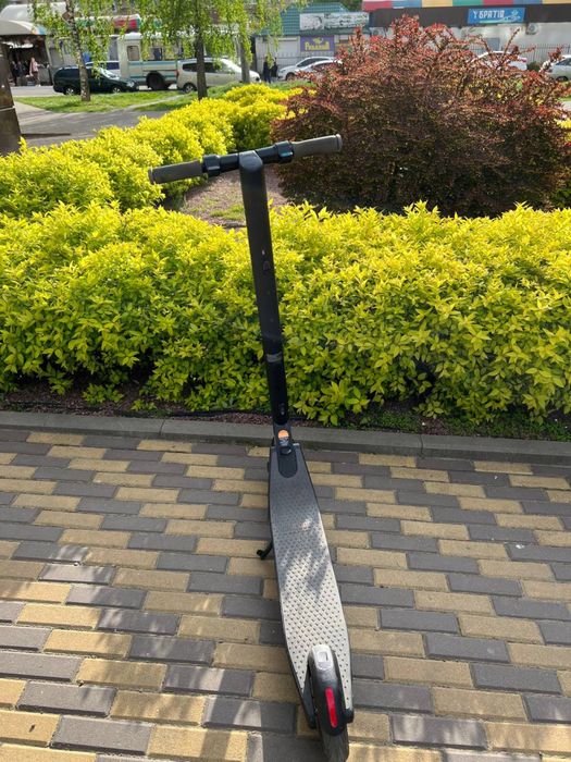 Електросамокат Ninebot es1