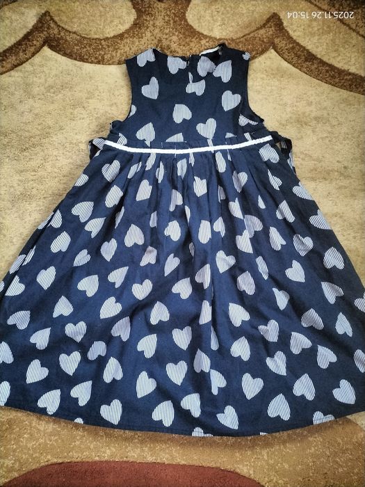 сукня для дівчинки на 5-6 років, лот ціна за дві