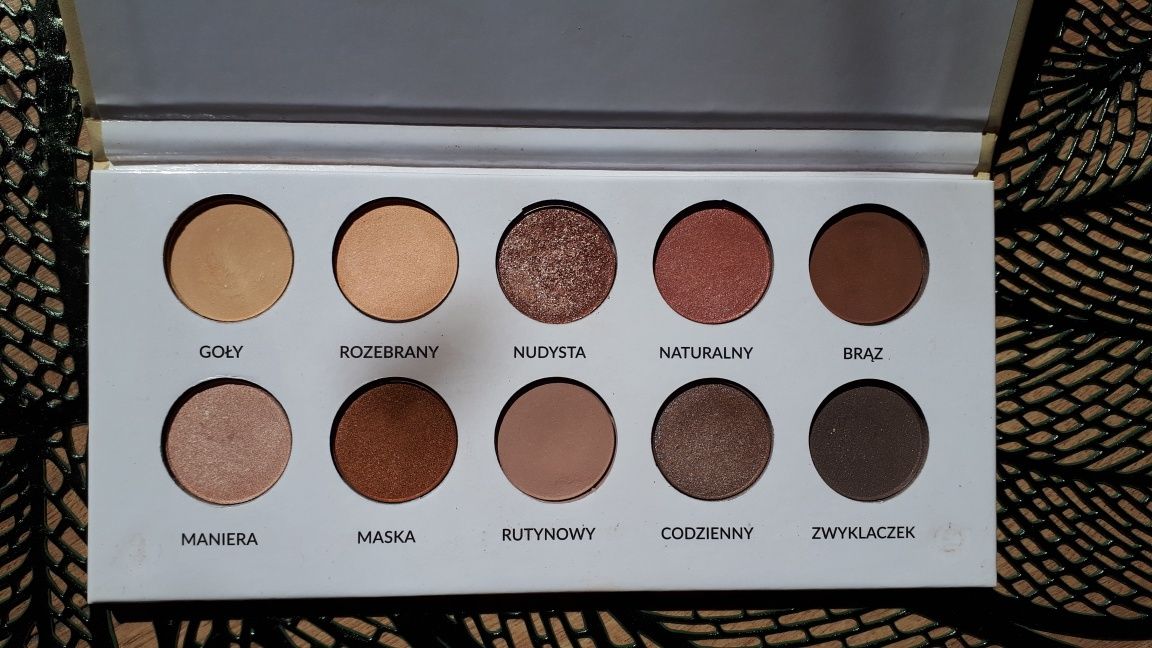 Glamshop paleta cieni do powiek "Goła".