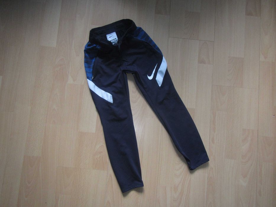 NIKE spodnie dresowe rozm.122-128