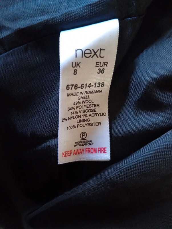 Wełniana sukienka w kratę w stylu retro Next