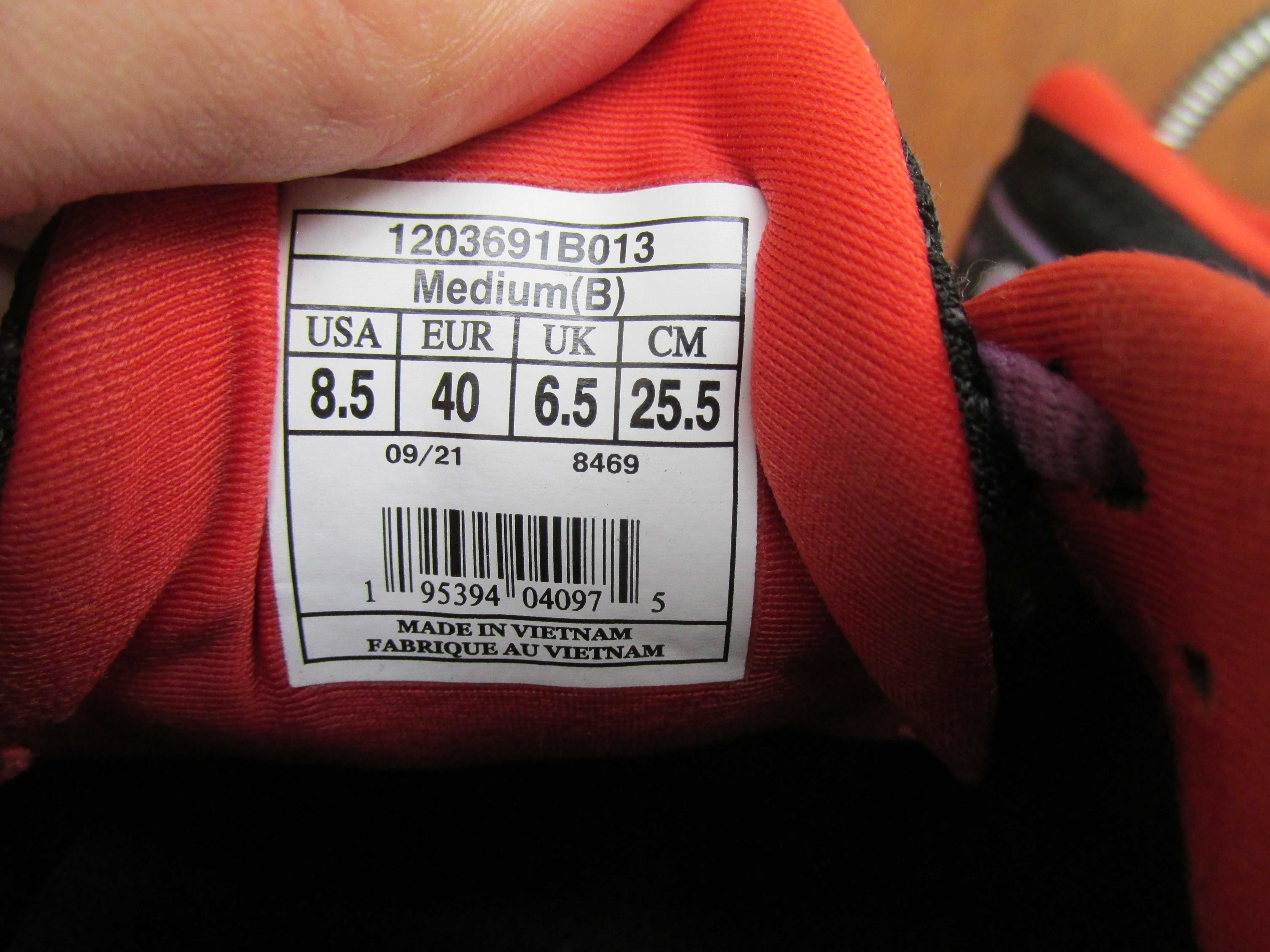 Кроссовки BROOKS США 40 размер