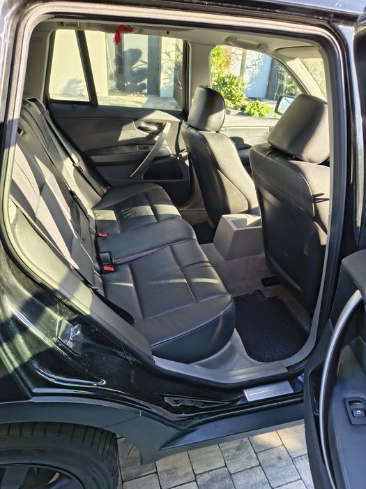 Sprzedam BMW X3 2.0 benzyna zamiana