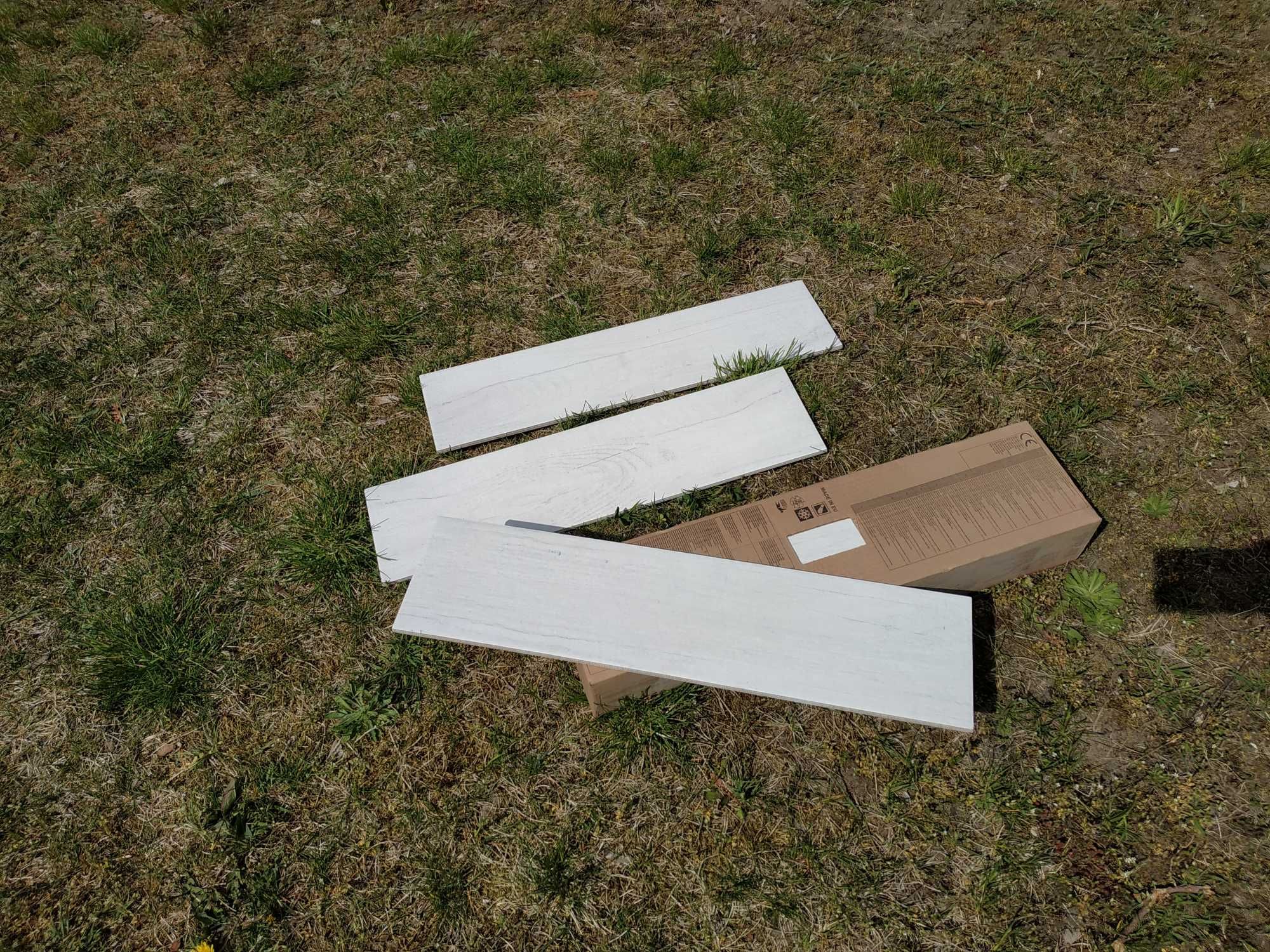 Gres Foresta 15,5 x 60,5 cm bianco 0,94 m2 x 38paczek = 34,2m2
