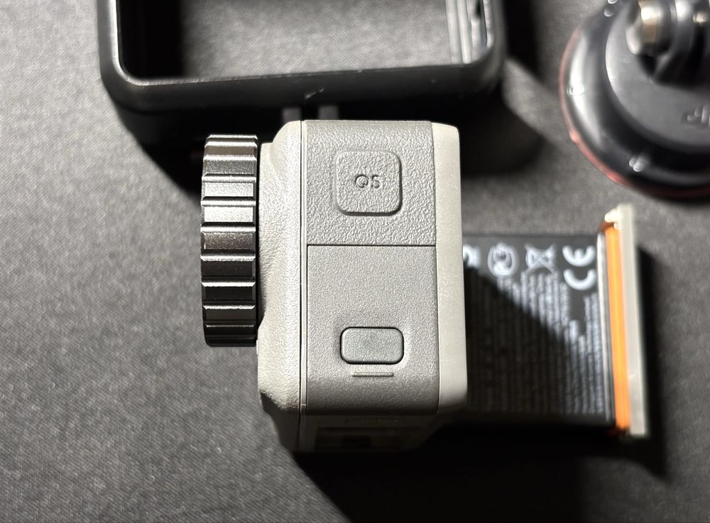 Продам екшн камеру DJI osmo action