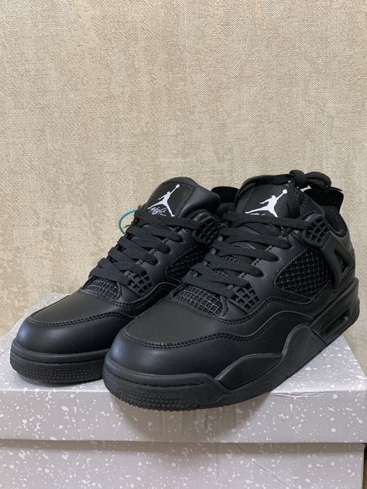 Кросівки jordan 4
