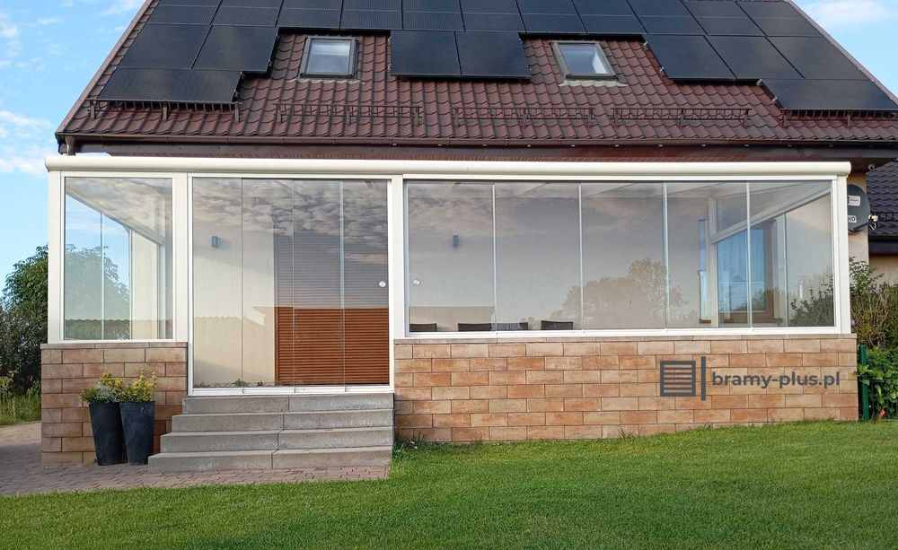 Zadaszenie tarasu aluminiowe, kremowe, białe, jasne, lamelowe, pergola