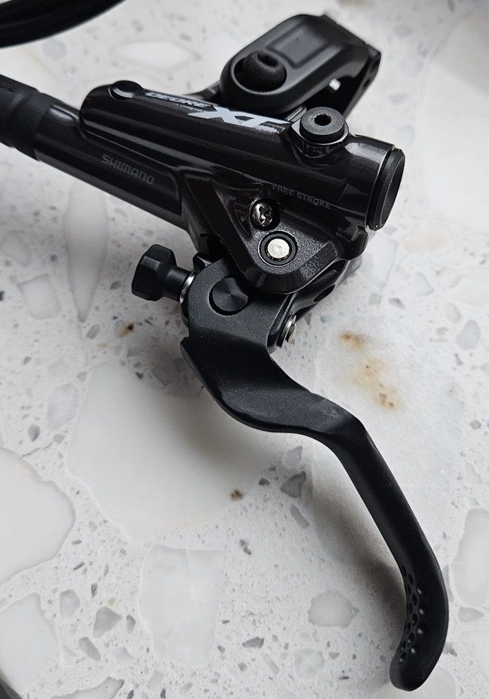 Hamulec tarczowy hydrauliczny Shimano Deore XT M8120 przód OEM