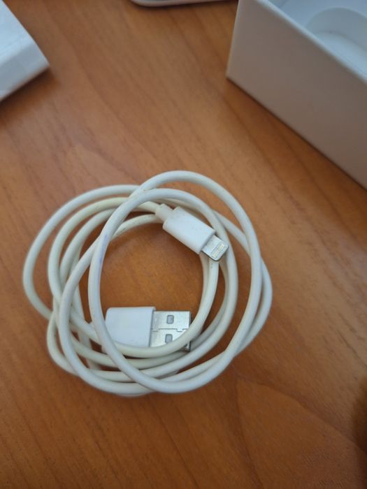 Продам наушники,шнур с зарядкой к айфону iPhone 12 Pro 6S plus Samsung