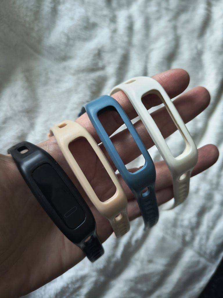 Huawei Band 3e zegarek z 4 opaskami