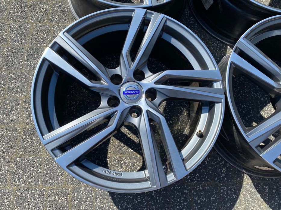18" Volvo R-design  5x108  8j et42  V90 s90  V70 Xc60  Xc40