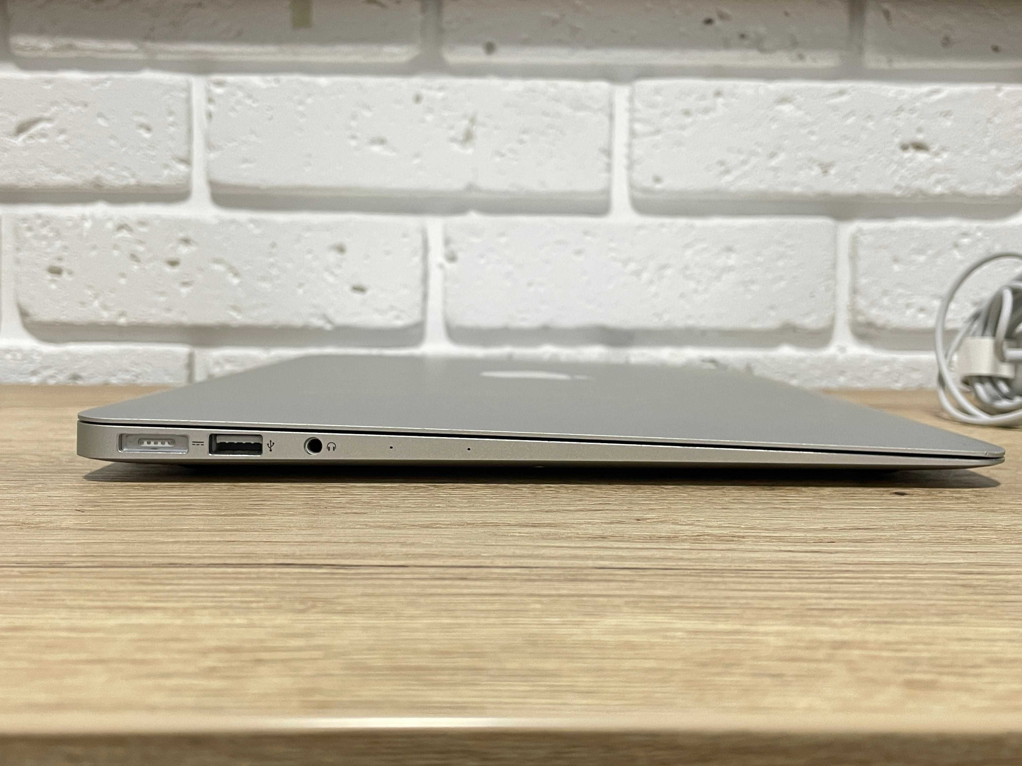 Ноутбук Apple Macbook Air 13 i5/8/128