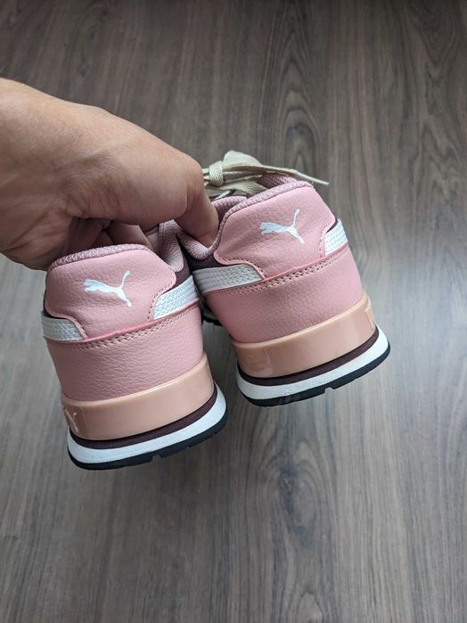 Взуття Puma жіночі (кросовки)