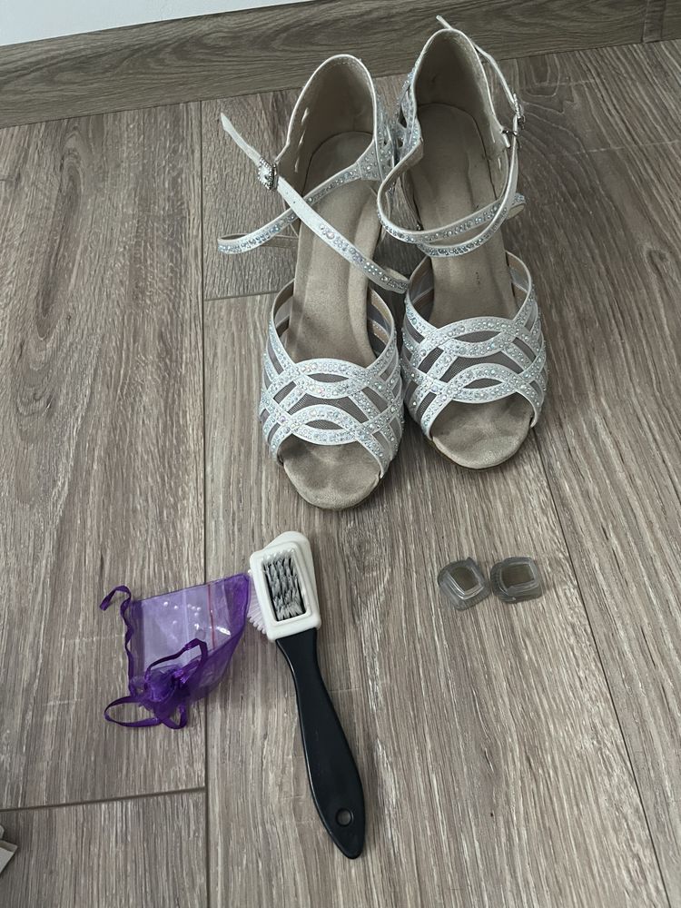 Buty do tańca firmy ,,Akcesoria do tanca”