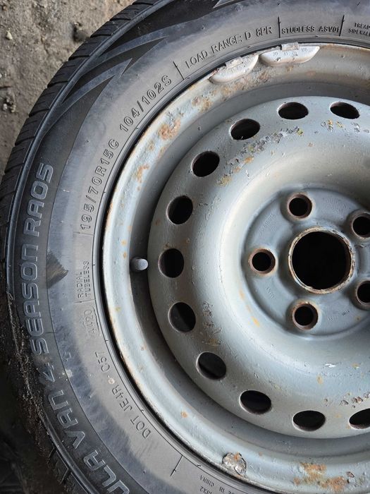 Opony r15 c 195/70 Ms wielosezony  wv wolkswagen t4