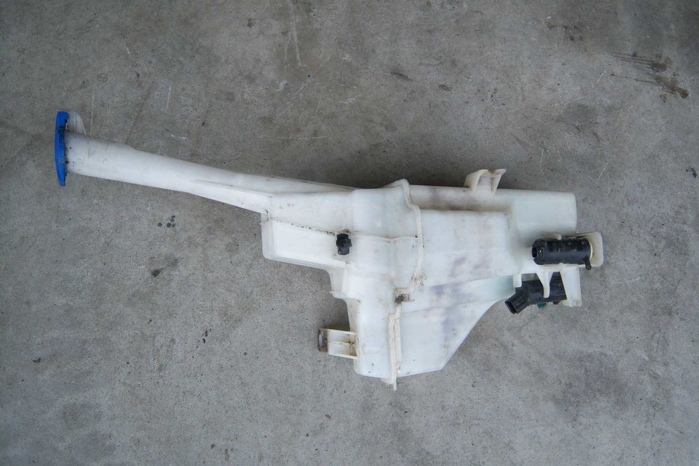 Kia Sportage III zbiorniczek spryskiwacza