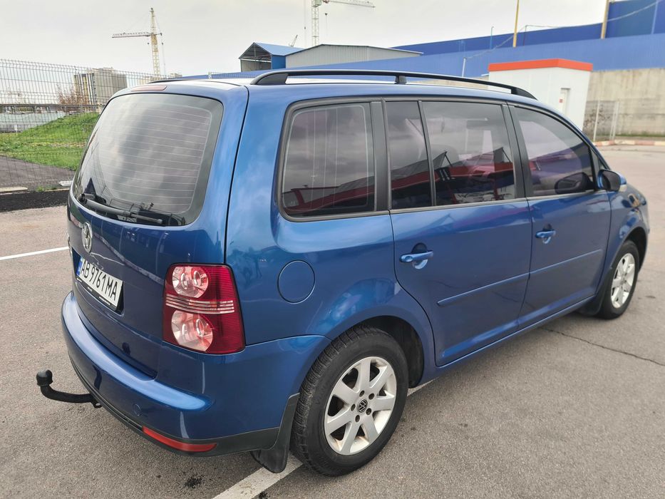 VW touran 1.6 mpi +газ добрий стан