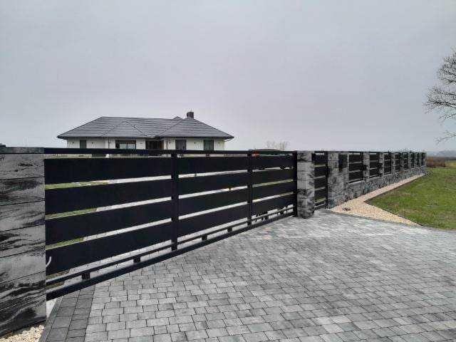 Brama przesuwna samonośna 5,00 m kasetony z blachy OCYNKOWANA