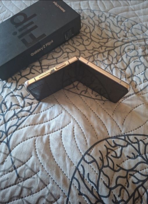 Samsung flip 4 256gb