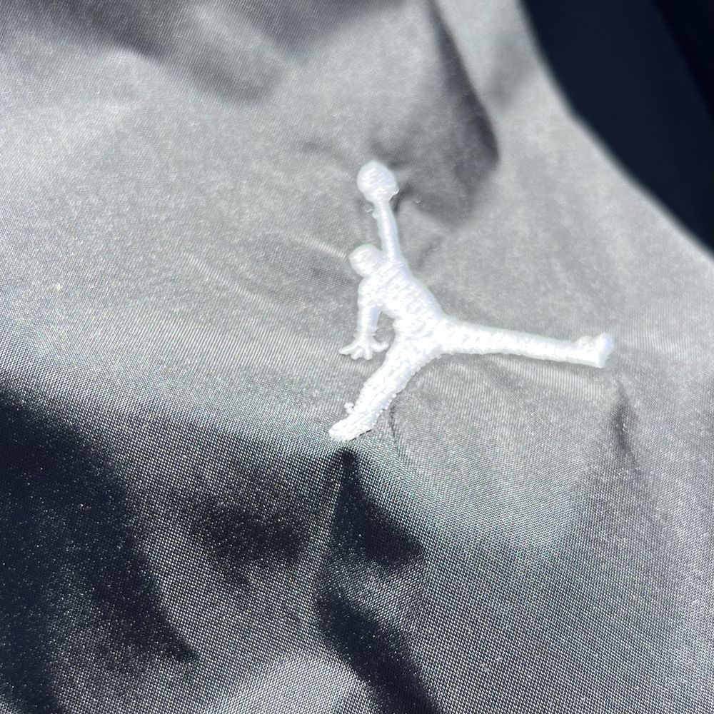 Вітровка Air Jordan Essentials Mens Woven Jacket (DX9687-010) Оригінал