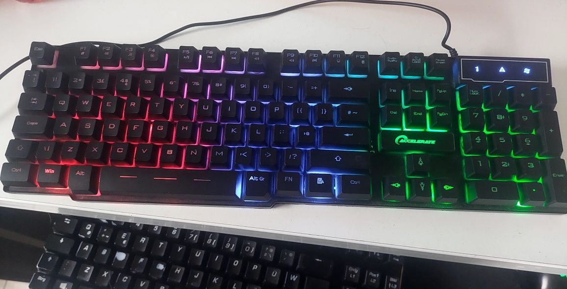 Klawiatura rgb membranowa ACCELERATE. Stan bardzo dobry