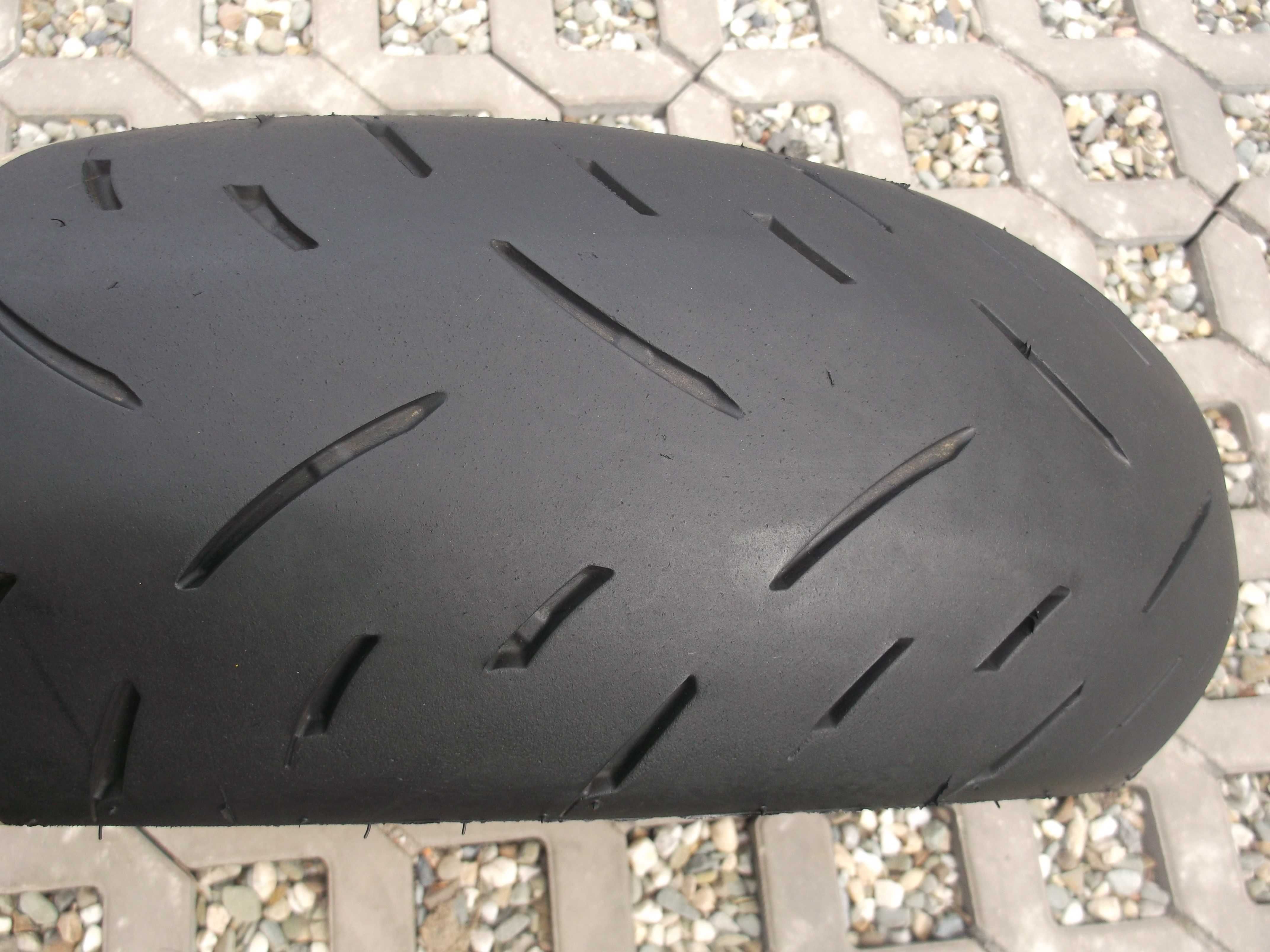 opona 180/55ZR17	73W Dunlop Sportmax GPR-300 dot5021 3,2mm