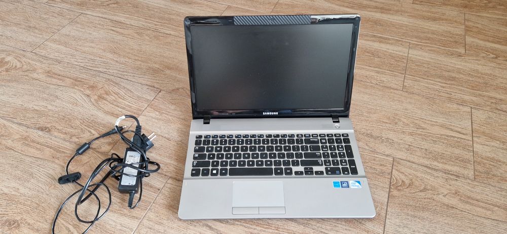 Laptop Samsung 270E Windows 8