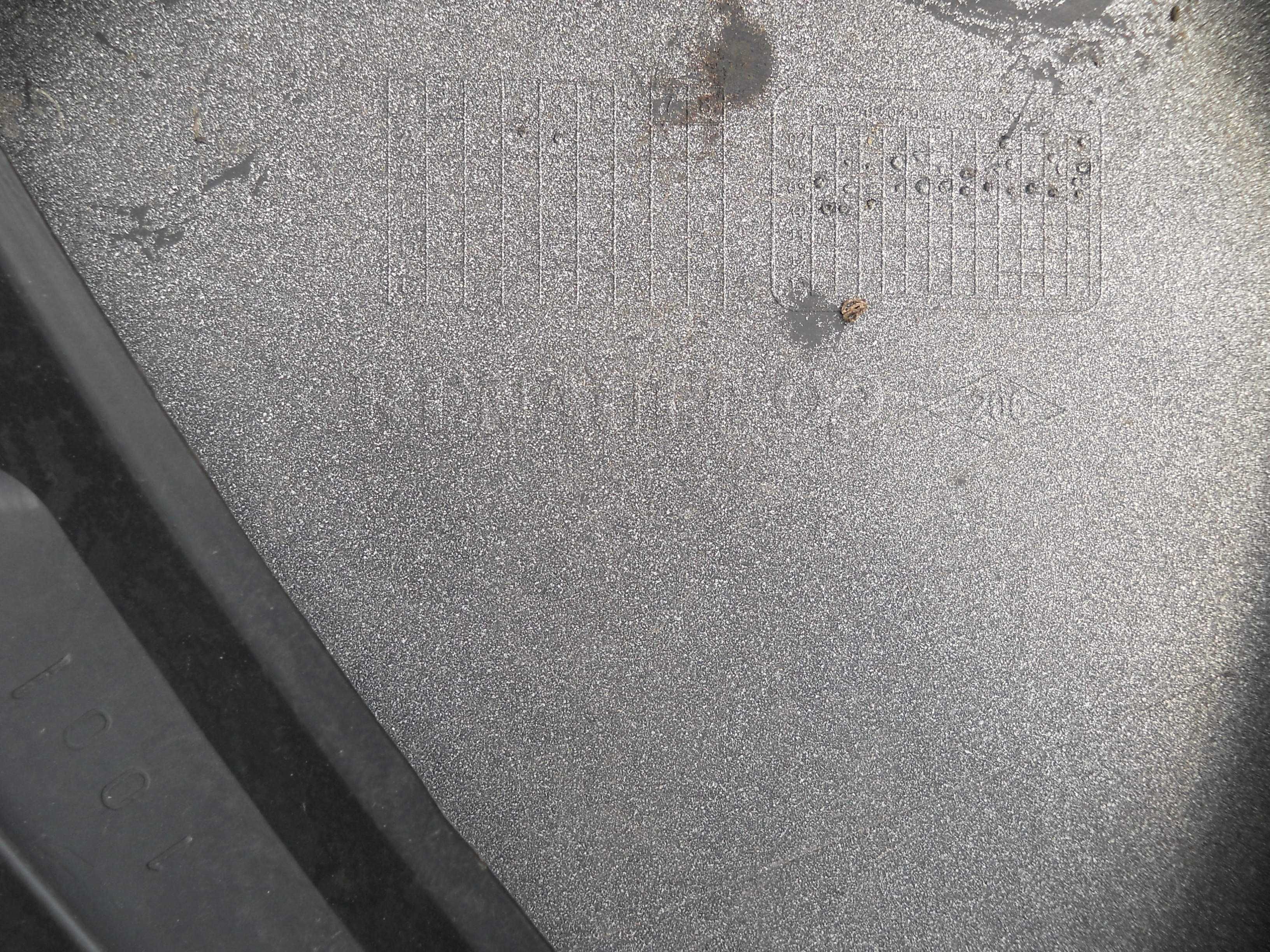 RENAULT MEGANE III zderzak przedni przód
